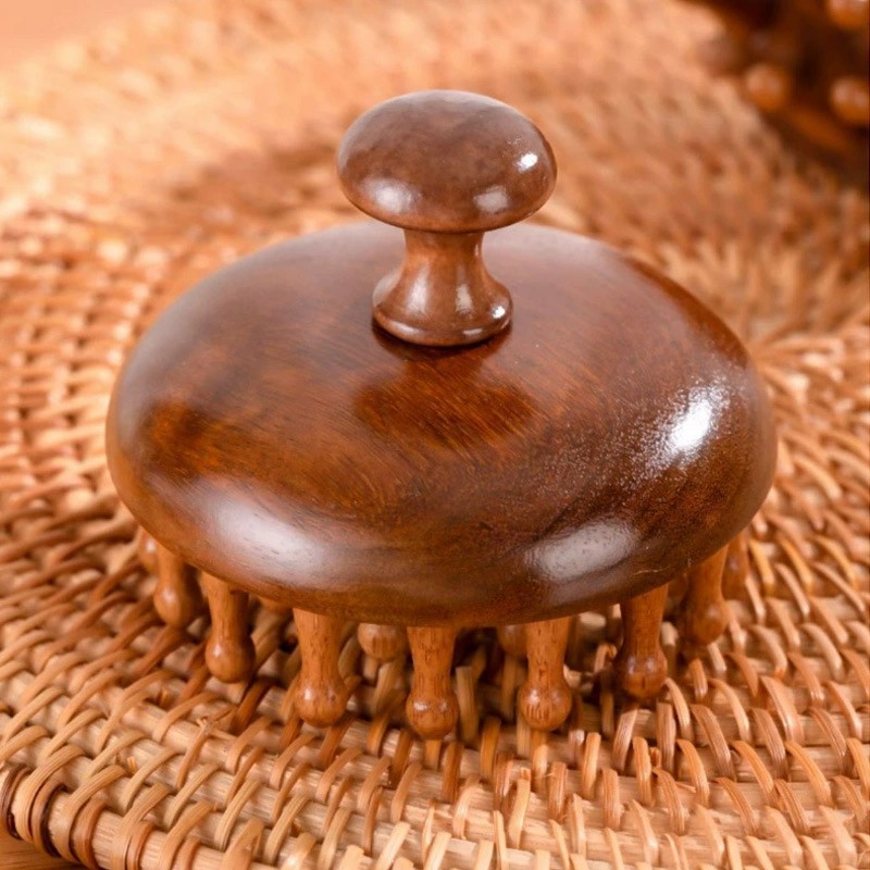 Peigne de massage de plaque ronde en bois de bois de santal